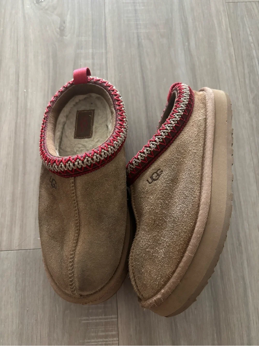 UGG Kids Chestnut Suede Slip-On Slippers with Red Accent 2Y